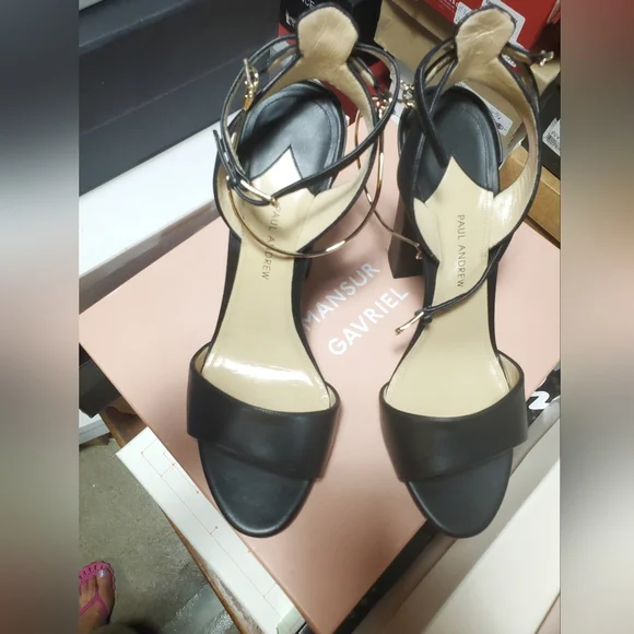 Sz 39.5 NIB $845 Paul Andrew heels
